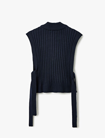 Yanları Bağlamalı Fermuar Detaylı Dik Yaka Kolsuz Süveter