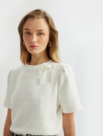 Fiyonk Boncuk Detaylı Kısa Kollu Bisiklet Yaka Dokulu Sweatshirt