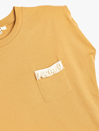 Pamuklu Aplike Cep Detaylı Bisiklet Yaka Kolsuz Tişört