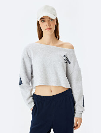 Arkası Baskılı Kayık Yaka Crop Oversize Sweatshirt