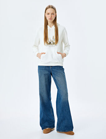 Kapüşonlu Kanguru Cepli Slogan Baskılı Uzun Kollu Sweatshirt