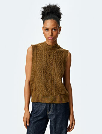 Saç Örgü Desenli Hafif Dik Yaka Süveter