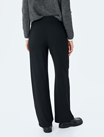 Cepli Nervür Detaylı Düz Paça Kumaş Pantolon