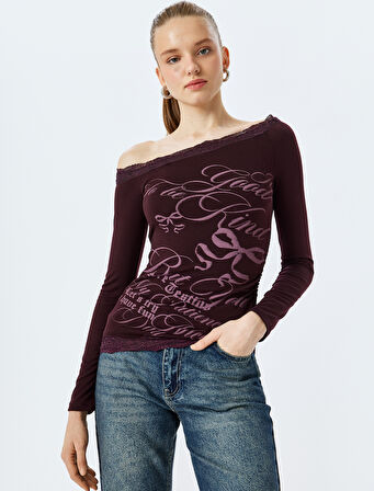 Asimetrik Yaka Uzun Kollu Omzu Açık Baskılı Dantelli Tişört