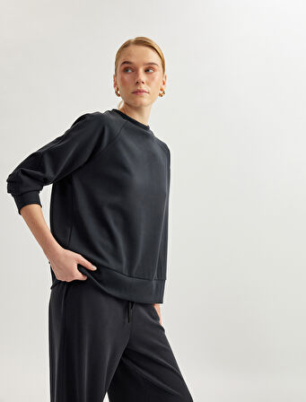 Modal Kumaş Rahat Kesim Uzun Kollu Bisiklet Yaka Kadın Basic Sweatshirt