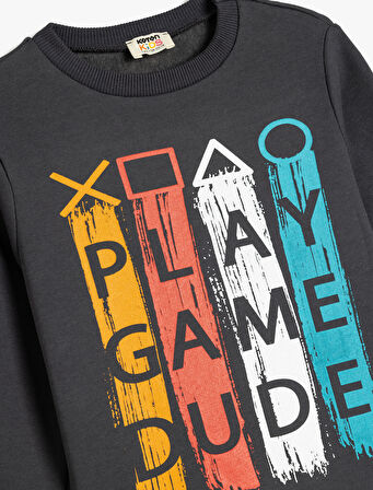 Oyun Temalı Uzun Kollu Bisiklet Yaka Sweatshirt