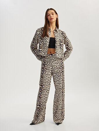 Uzun Kollu Düğmeli Slim Fit Gömlek Yaka Tişört