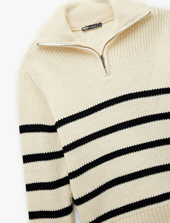 Yarım Fermuarlı Çizgili Kışlık Triko Kazak