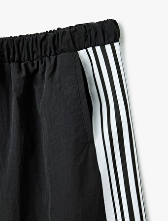 Şerit Detaylı Beli Lastikli Cepli Boru Paça Eşofman Pantolon
