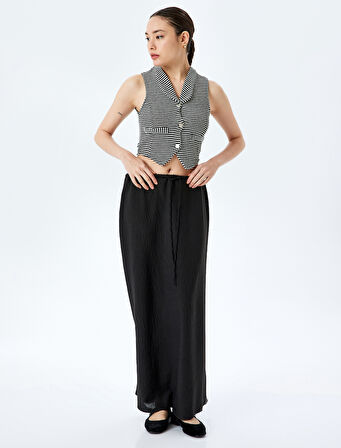 V Yaka Düğmeli Slim Fit Crop Triko Yelek