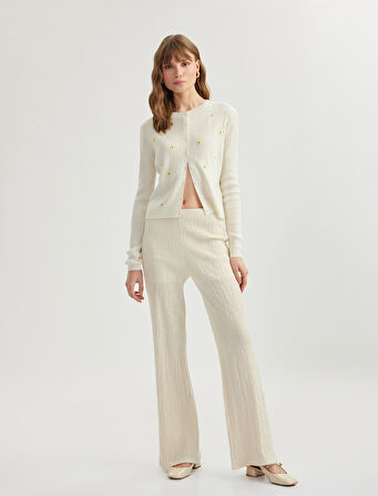 Nakış Detaylı Uzun Kollu Bisiklet Yaka Triko Çiçekli Hırka