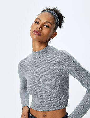 Yumuşak Dokulu Dik Yaka Uzun Kollu Crop Tişört