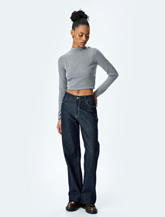 Yumuşak Dokulu Dik Yaka Uzun Kollu Crop Tişört