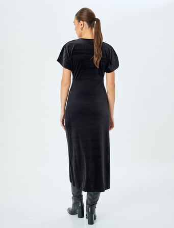 V Yaka Slim Fit Yarasa Kol Midi Uzun Kadife Elbise