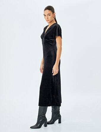 V Yaka Slim Fit Yarasa Kol Midi Uzun Kadife Elbise