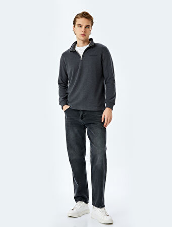 Uzun Kollu Pamuk Karışımlı Slogan İşlemeli Yarım Fermuarlı Sweatshirt