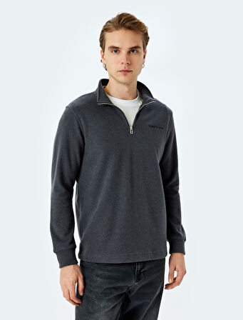 Uzun Kollu Pamuk Karışımlı Slogan İşlemeli Yarım Fermuarlı Sweatshirt