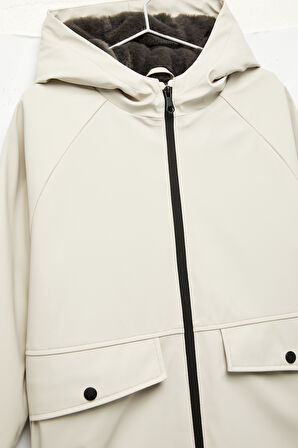 Uzun Kollu Kapaklı Cepli Fermuarlı Kapşonlu Yağmurluk