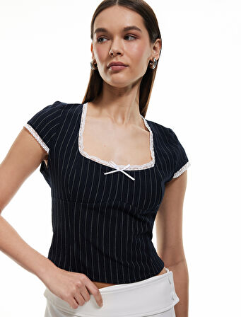 Dantel Detaylı Çizgili Kısa Kollu Slim Fit Bluz