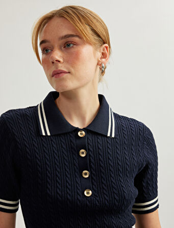 Yarım Düğme Detaylı Kısa Kollu  İnce Triko Kadın Polo Yaka Kazak