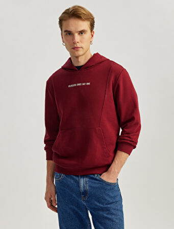 Uzun Kollu Pamuk Karışımlı Cepli Slogan Baskılı Kapşonlu Sweatshirt