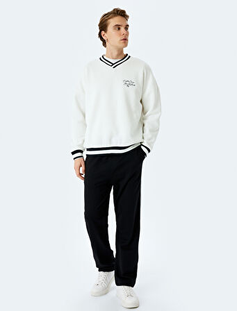 Uzun Kollu Çizgi Detaylı Şardonlu Slogan İşlemeli V Yaka Sweatshirt