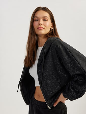Sim Detaylı Fermuarlı Kapüşonlu Kanguru Cepli Crop Sweatshirt