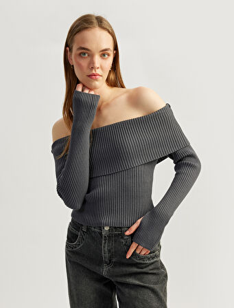 Slim Fit Uzun Kollu Omzu Açık Madonna Yaka Triko Kazak