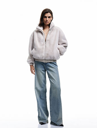 Fermuarlı Dik Yaka Cepli Suni Kürk Peluş Oversize Crop Mont