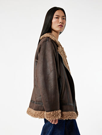 Uzun Kollu Fermuarlı Cepli Peluş Yaka Deri Görünümlü Biker Ceket