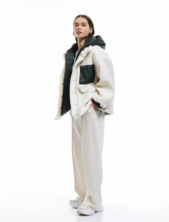Kapüşonlu Cepli Fermuarlı Oversize Astarlı Peluş Ceket