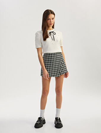 İnci Detaylı Kısa Kollu Bisiklet Yaka Fiyonklu Triko Kazak