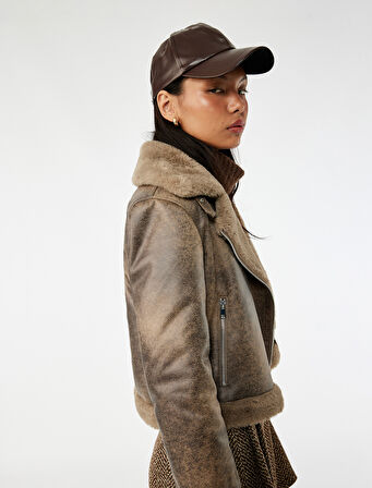 Uzun Kollu Deri Görünümlü Suni Kürk Yaka Biker Ceket