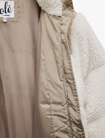 Dik Yaka Cep Detaylı Fermuarlı Renk Bloklu Peluş Mont