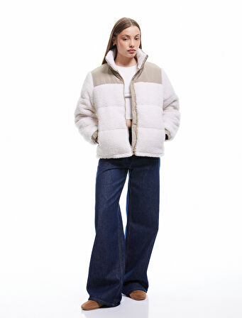 Dik Yaka Cep Detaylı Fermuarlı Renk Bloklu Peluş Mont