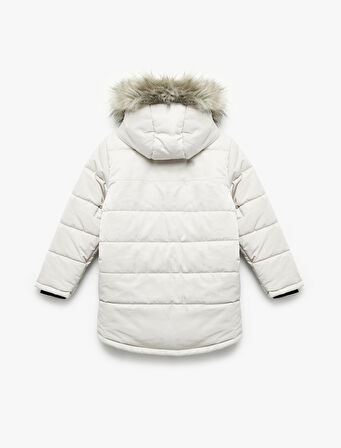 Peluş Detaylı Uzun Kollu Fermuarlı Cepli Uzun Kapşonlu Şişme Mont