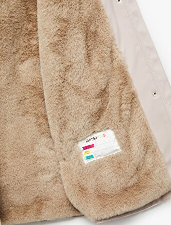 Kapşonlu Peluş Detaylı Kapaklı Cepli Uzun Kollu Mont