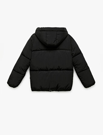 Uzun Kollu Kapşonlu Şişme Mont