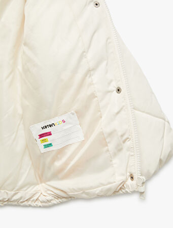 Uzun Kollu Cepli Kapitone Kapşonlu Mont