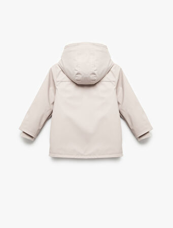 Peluş Detaylı Kapaklı Cepli Uzun Kollu Kapşonlu Kaban