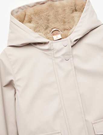 Peluş Detaylı Kapaklı Cepli Uzun Kollu Kapşonlu Kaban