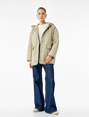 Uzun Kollu Düğmeli Cepli Kapüşonlu Kapitone Mont