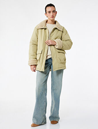 Dik Yaka Uzun Kollu Fermuarlı Cepli İçi Peluş Astarlı Anorak Mont