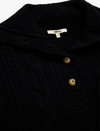 Yarım Düğmeli Devrik Yaka Kolsuz Saç Örgü Süveter