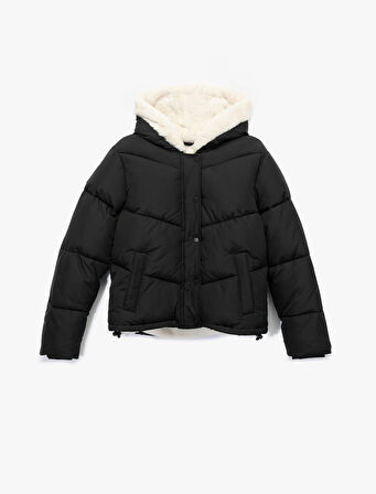 Uzun Kollu Cepli Düğmeli Su İtici Kapüşonlu İçi Suni Kürklü Kısa Şişme Mont