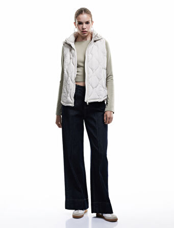 Fermuarlı Cepli Su İtici Kapüşonlu Kolsuz Kapitone Şişme Yelek