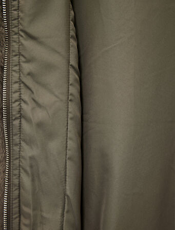 Kolsuz Kapüşonlu Fermuarlı Peluş Yelek