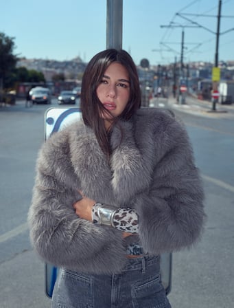 Koton X Sibil Çetinkaya - Suni Kürk Mont Crop Uzun Kollu Bisiklet Yaka