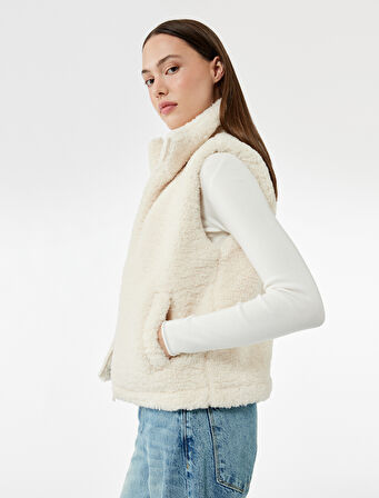 Cepli Dik Yaka Kolsuz Fermuarlı Crop Peluş Yelek