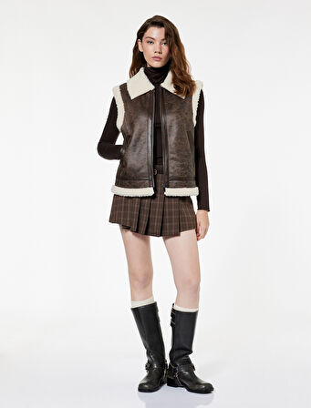 Cepli Fermuarlı Yakası Peluş Detaylı Suni Deri Yelek